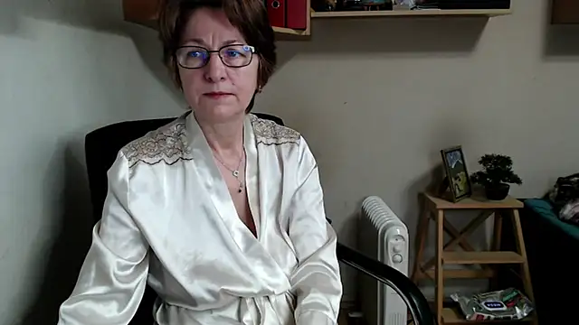 katemodel online show from February 18, 2026, 7:48 am