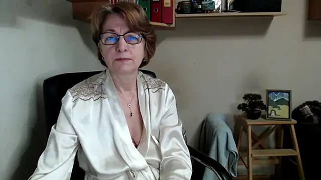 katemodel online show from April 5, 2026, 8:44 am