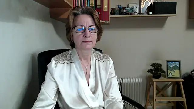 katemodel online show from April 18, 2026, 6:28 am