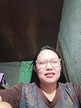 hotpinay 45 online show from April 17, 2026, 11:35 am