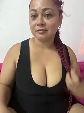 Snapshot of Red_milf_love chatting on February 15, 2026, 3:03 am Red milf love online show from February 15, 2026, 3:03 am