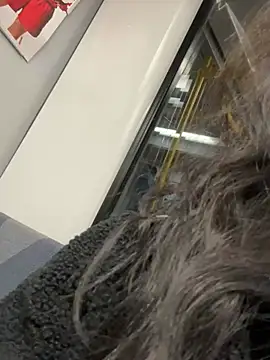 Xlara 002 online show from March 14, 2026, 3:28 pm