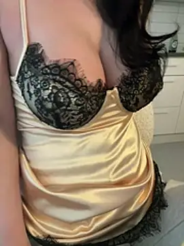 Snapshot of Sara0202 chatting on February 21, 2026, 2:29 pm Sara0202 online show from February 21, 2026, 2:29 pm