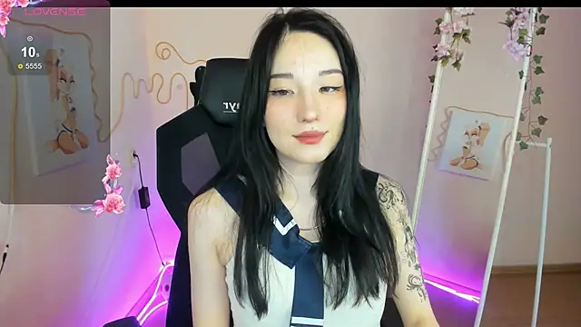 AliceeinWonderlanddd online show from March 27, 2026, 3:12 am