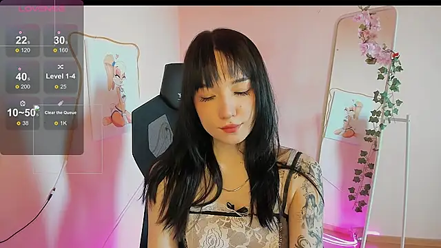 Snapshot of AliceeinWonderlanddd chatting on April 30, 2026, 1:45 am AliceeinWonderlanddd online show from April 30, 2026, 1:45 am