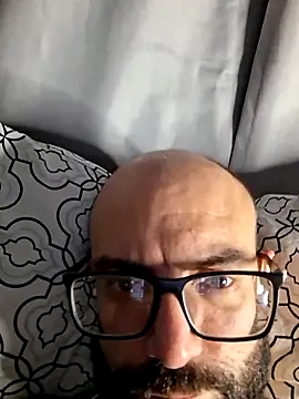 Snapshot of Robsonitj90 chatting on June 11, 2026, 7:45 pm Robsonitj90 online show from June 11, 2026, 7:45 pm