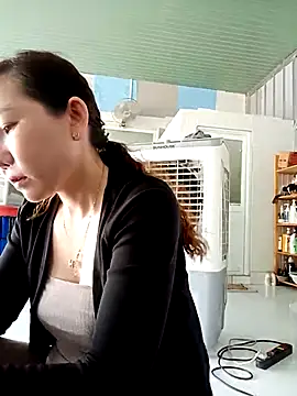 Ana-love2026 online show from April 18, 2026, 1:42 am