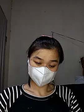 Snapshot of Daisy-lusia2026 chatting on April 23, 2026, 3:14 pm Daisy-lusia2026 online show from April 23, 2026, 3:14 pm