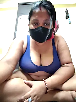 Curvy Trisha online show from April 15, 2026, 11:17 am