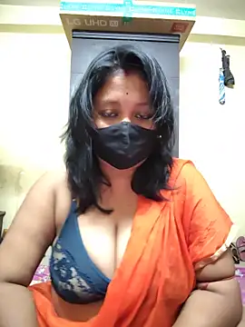 Snapshot of Curvy_Trisha chatting on June 2, 2026, 7:49 pm Curvy Trisha online show from June 2, 2026, 7:49 pm