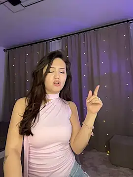 Anna Elfii online show from April 18, 2026, 7:58 pm