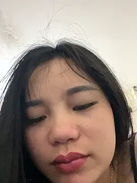 Snapshot of _Lylyy chatting on April 1, 2026, 4:35 am Lylyy online show from April 1, 2026, 4:35 am