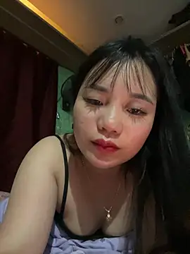 Snapshot of _Lylyy chatting on April 5, 2026, 6:49 pm Lylyy online show from April 5, 2026, 6:49 pm