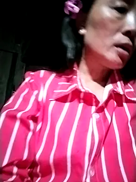 Snapshot of Neoone_1 chatting on April 30, 2026, 12:44 pm Neoone 1 online show from April 30, 2026, 12:44 pm