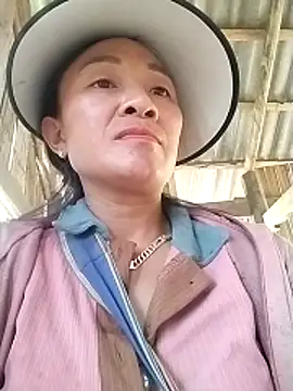 Snapshot of Neoone_1 chatting on May 5, 2026, 1:46 am Neoone 1 online show from May 5, 2026, 1:46 am