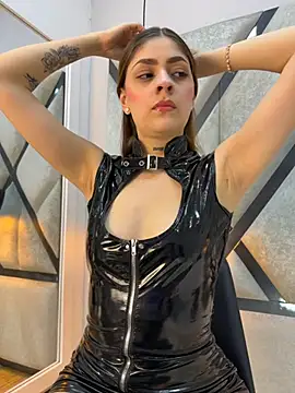 Snapshot of AriaWillssX chatting on February 1, 2026, 8:40 pm AriaWillssX online show from February 1, 2026, 8:40 pm