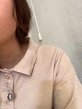 Snapshot of roc_i chatting on March 2, 2026, 9:43 pm roc i online show from March 2, 2026, 9:43 pm