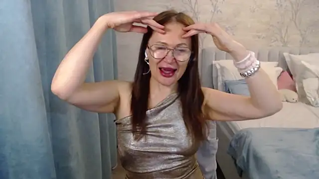 Snapshot of MarinaOnebest chatting on April 19, 2026, 8:35 am MarinaOnebest online show from April 19, 2026, 8:35 am