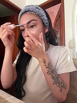 Snapshot of Bonny_Eva chatting on February 4, 2026, 7:31 pm Bonny Eva online show from February 4, 2026, 7:31 pm