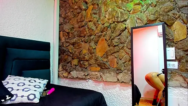 Dahliablack online show from March 6, 2026, 12:56 pm