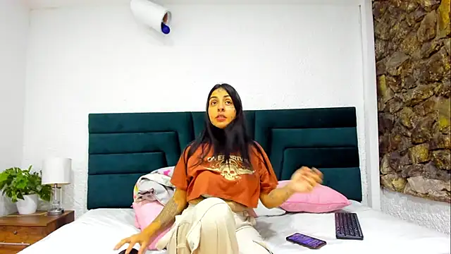 Dahliablack online show from April 4, 2026, 12:35 pm