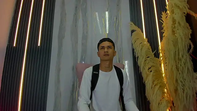 Snapshot of Matheus_Ic chatting on February 2, 2026, 12:37 pm Matheus Ic online show from February 2, 2026, 12:37 pm