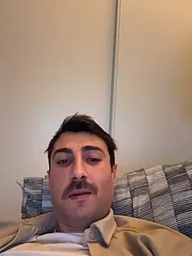 Snapshot of Aliiiix chatting on February 10, 2026, 11:09 pm Aliiiix online show from February 10, 2026, 11:09 pm