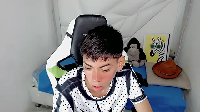 Liarr  online show from February 11, 2026, 8:36 pm