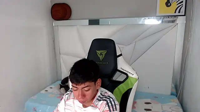 Liarr  online show from February 22, 2026, 8:07 pm