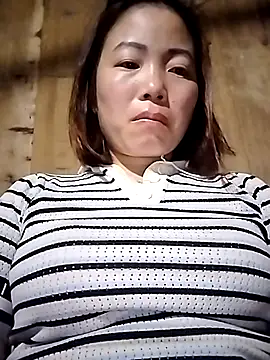 Snapshot of Ella-aa chatting on February 24, 2026, 10:08 pm Ella-aa online show from February 24, 2026, 10:08 pm