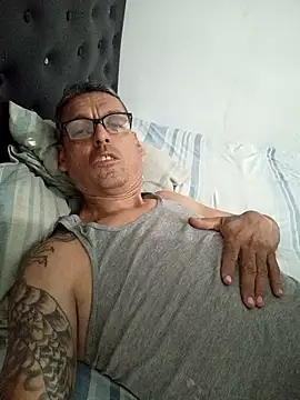 Snapshot of Carlos-0425 chatting on May 12, 2026, 4:42 am Carlos-0425 online show from May 12, 2026, 4:42 am