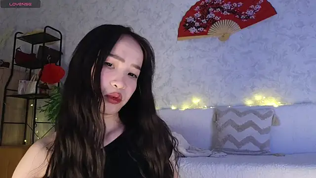 Snapshot of saya_li11 chatting on February 19, 2026, 4:14 pm saya li11 online show from February 19, 2026, 4:14 pm