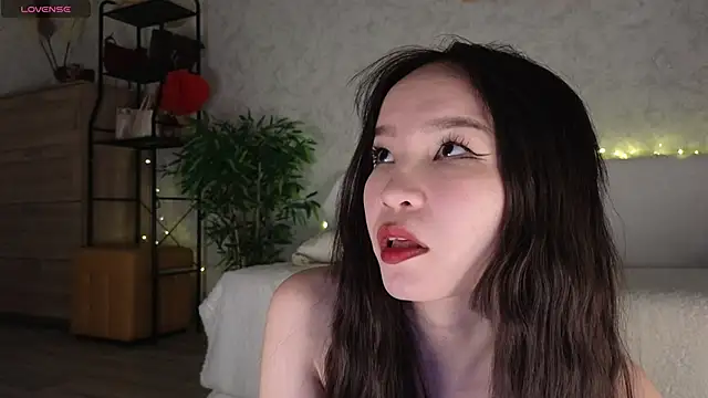 Snapshot of saya_li11 chatting on February 24, 2026, 5:11 pm saya li11 online show from February 24, 2026, 5:11 pm