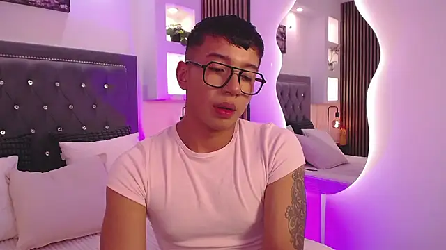 Snapshot of Fancy_Vixen chatting on February 25, 2026, 3:16 am Fancy Vixen online show from February 25, 2026, 3:16 am