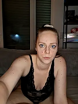 Snapshot of Larifari0406 chatting on February 4, 2026, 8:36 pm Larifari0406 online show from February 4, 2026, 8:36 pm