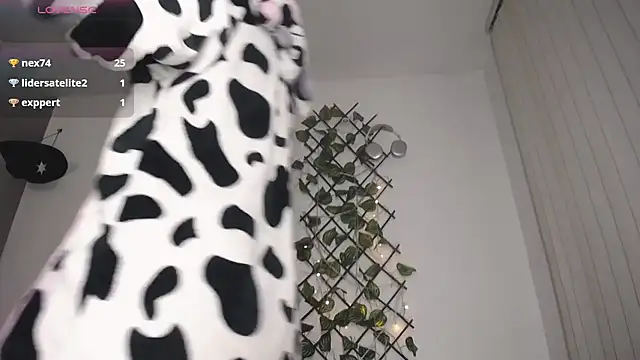 Luis prince  online show from April 8, 2026, 11:27 pm