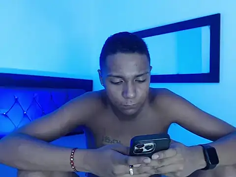 Snapshot of hotboyluxe chatting on April 30, 2026, 1:23 am hotboyluxe online show from April 30, 2026, 1:23 am