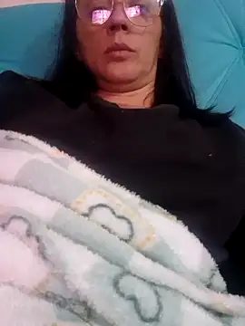 Renataalves online show from June 18, 2026, 12:22 am