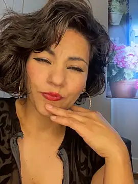 Snapshot of eva_luz chatting on June 3, 2026, 2:33 pm eva luz online show from June 3, 2026, 2:33 pm