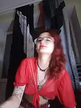 Snapshot of Persefoha chatting on July 12, 2026, 6:54 pm Persefoha online show from July 12, 2026, 6:54 pm