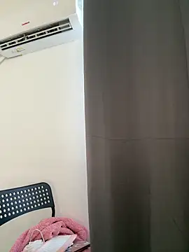 Snapshot of MelaFoxx chatting on February 8, 2026, 1:14 pm MelaFoxx online show from February 8, 2026, 1:14 pm