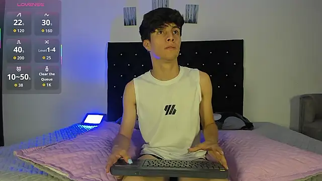 Snapshot of axxxel_twink chatting on March 2, 2026, 3:20 am axxxel twink online show from March 2, 2026, 3:20 am