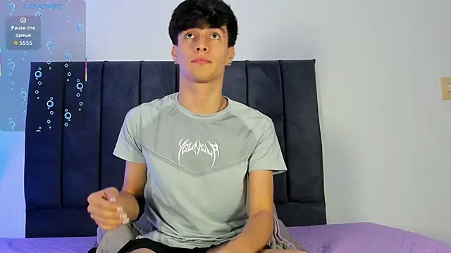 axxxel twink online show from March 30, 2026, 12:55 am