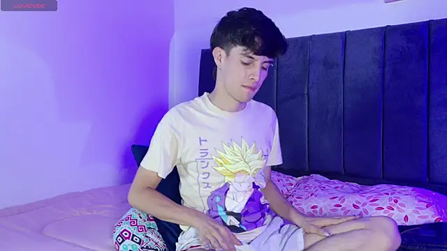 axxxel twink online show from May 12, 2026, 2:08 am