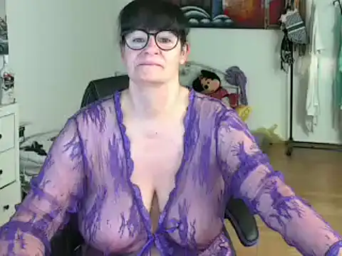 Snapshot of Sylly chatting on January 31, 2025, 8:22 am Sylly online show from January 31, 2025, 8:22 am