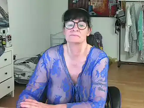 Snapshot of Sylly chatting on March 9, 2025, 11:25 am Sylly online show from March 9, 2025, 11:25 am