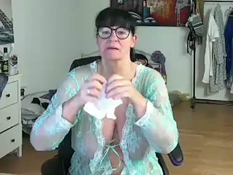 Snapshot of Sylly chatting on March 14, 2025, 7:26 am Sylly online show from March 14, 2025, 7:26 am