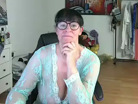 Snapshot of Sylly chatting on March 14, 2025, 2:41 pm Sylly online show from March 14, 2025, 2:41 pm