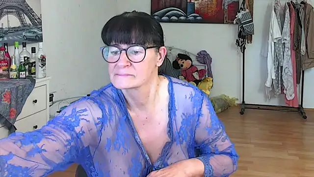 Snapshot of Sylly chatting on March 18, 2025, 9:52 am Sylly online show from March 18, 2025, 9:52 am