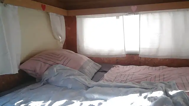 Snapshot of Sylly chatting on November 5, 2025, 7:41 am Sylly online show from November 5, 2025, 7:41 am